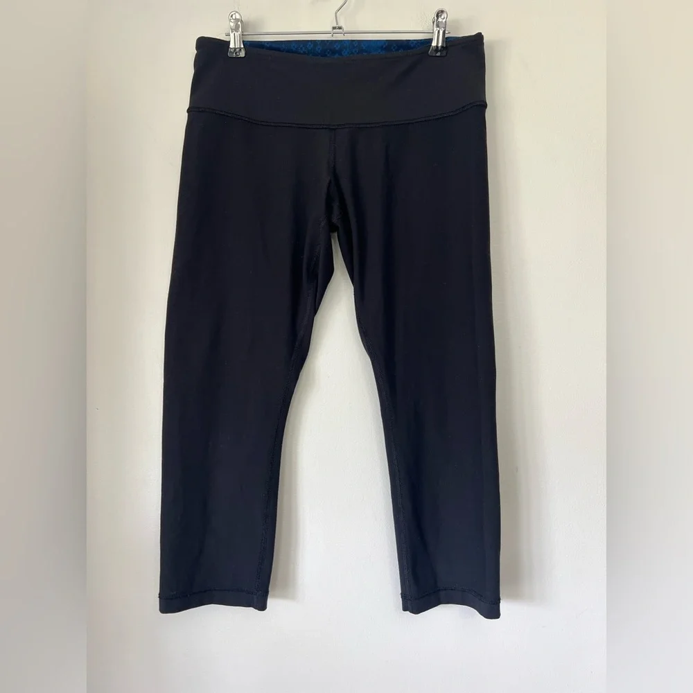 Lululemon Reversible Cropped Leggings Women’s Size 8 Gym Running Workout Active